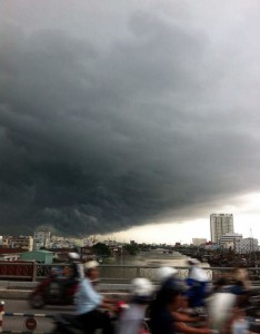 Insiders view Ho Chi Minh City - storm chasers
