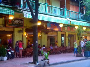 What to do in Saigon - hidden cafes